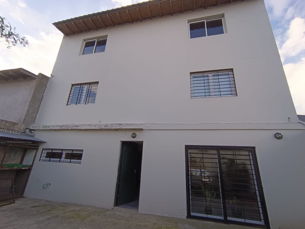 Chalet moderno ideal dos familias