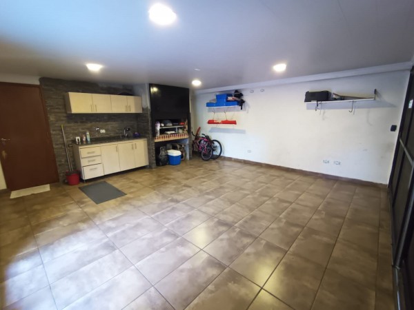 Chalet moderno ideal dos familias