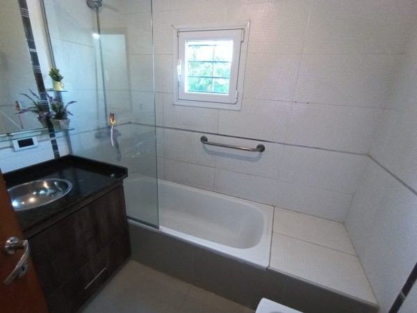 Chalet moderno ideal dos familias