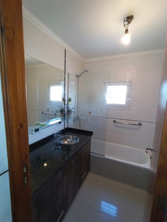 Chalet moderno ideal dos familias