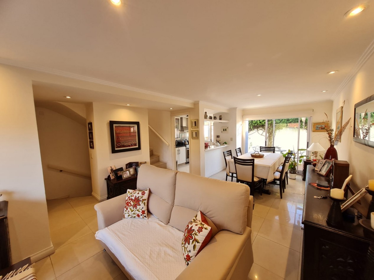 Triplex Barrio San Carlos