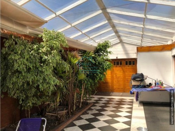 Chalet con Quincho y Piscina